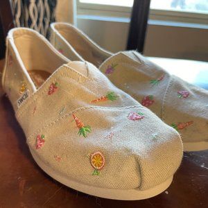 Toms Alpargata Farmer's Market Embroidery 8.5 NWT